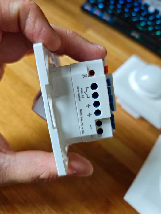 Czujnik 24V Swiss Garde 360 Presence 16m, biały | 25468 Niko