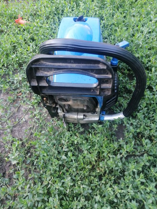 Продам бензопилу