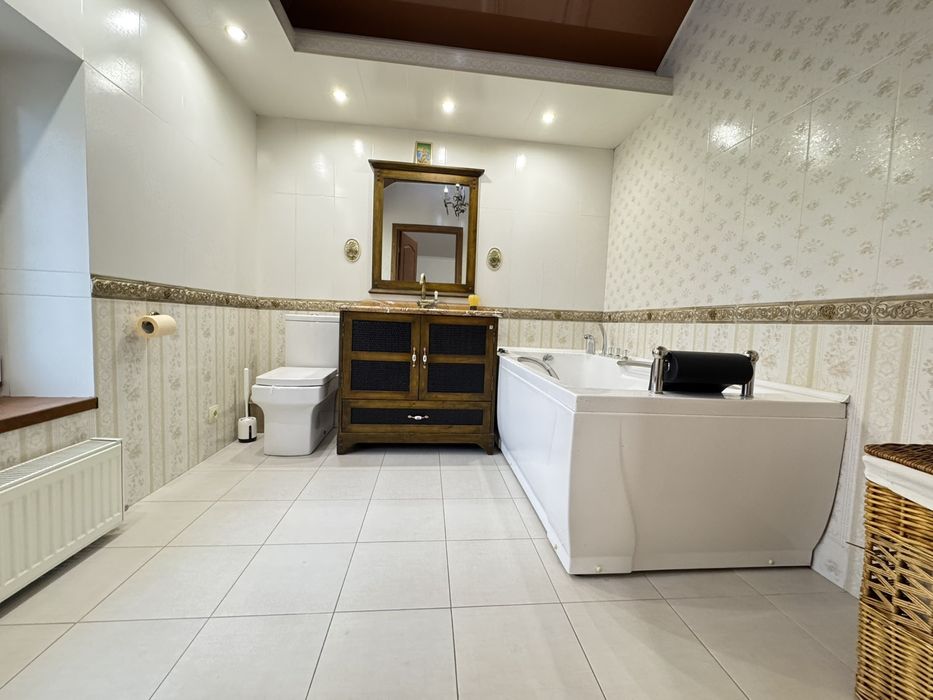 Оренда Будинку Черёмушки гараж двір теплий будинок