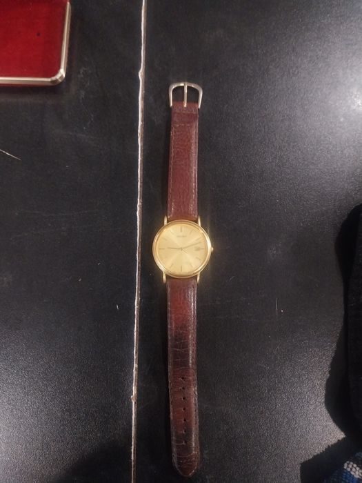 Relógio Seiko vintage quartz 7N32-0B00 dourado com data