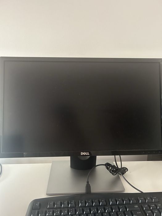 Monitor DELL com teclado