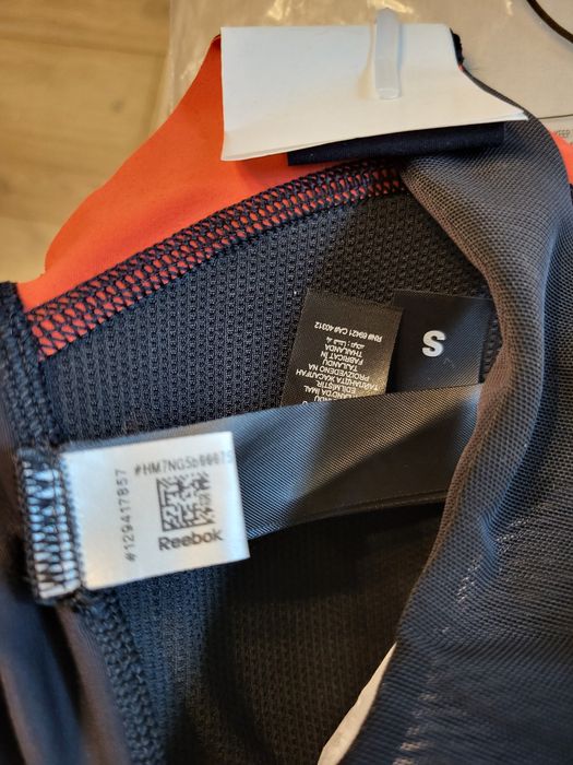 топ Reebok S, оригінал, новий, спортивний бра