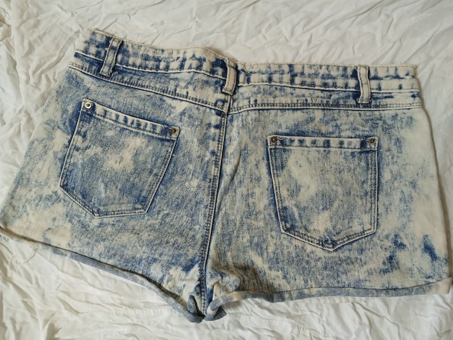 короткие сине белые шорты