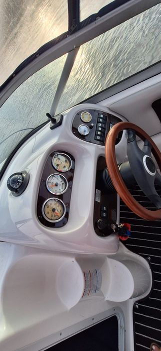 Łódź motorowa Chaparral 215 SSI volvo penta 4,3