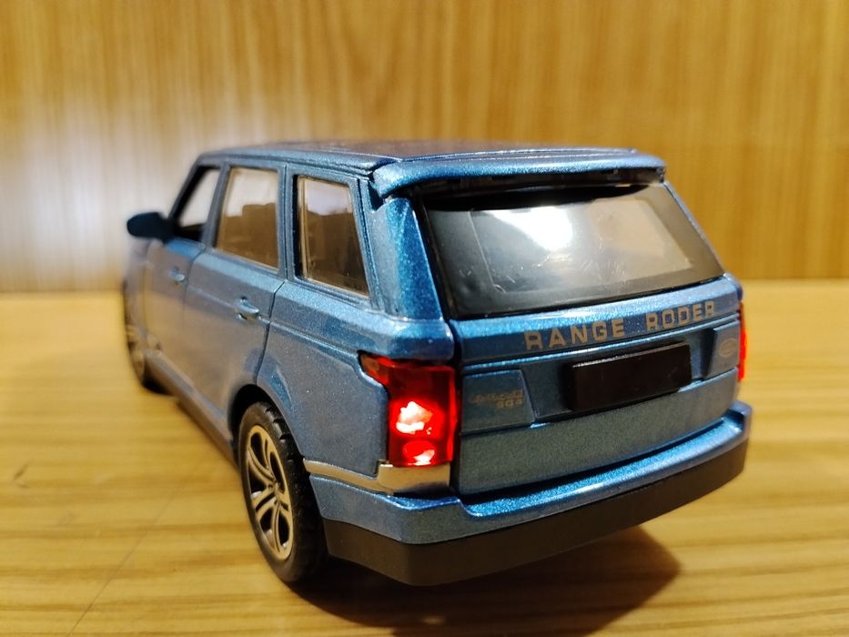 Модель машинка range rover  top model 1:32 металл, свет, звук, инерция