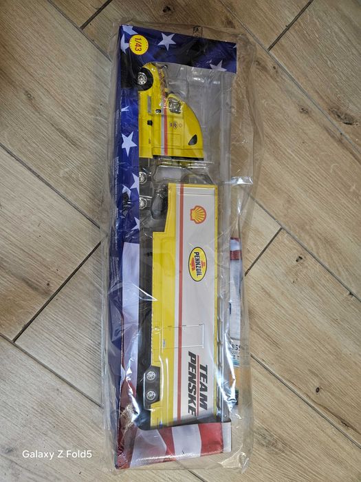 Model 1/43 Altaya Freightliner Cascadia Shell