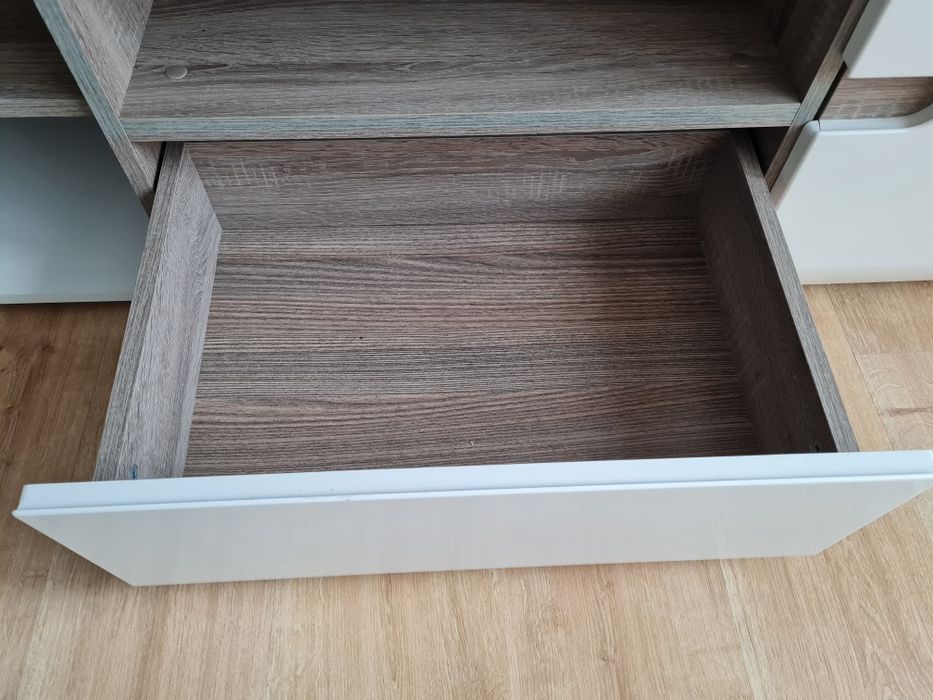 Szafka pod telewizor