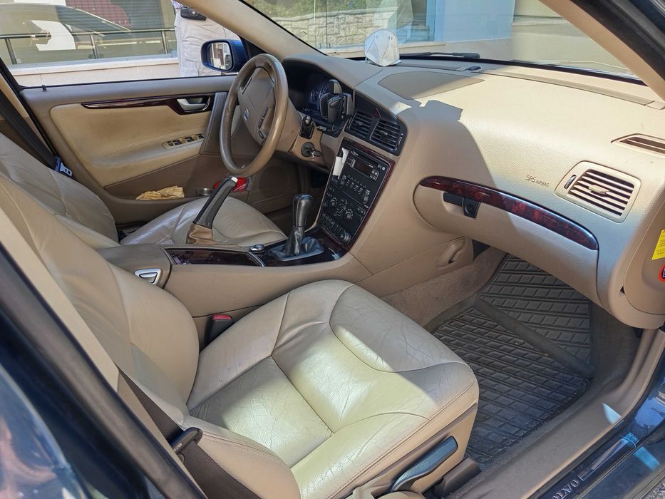 vendo carrinha Volvo V70 como nova 108.000km, para peças ou legalizar