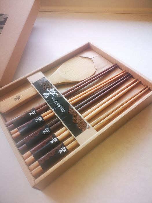 Суши подарочный набор палочек в упаковке