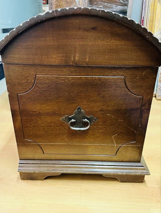 Arca/Baú em madeira carvalho