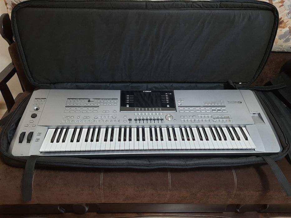 Korg pa 80.Korg pa 600  Korg pa 700 Korg pa 1000.Yamaha Tyros 5 Yamaha Genos Yamaha Genos 2.Yamaha sx 720.Yamaha sx 920  Ketron Roland