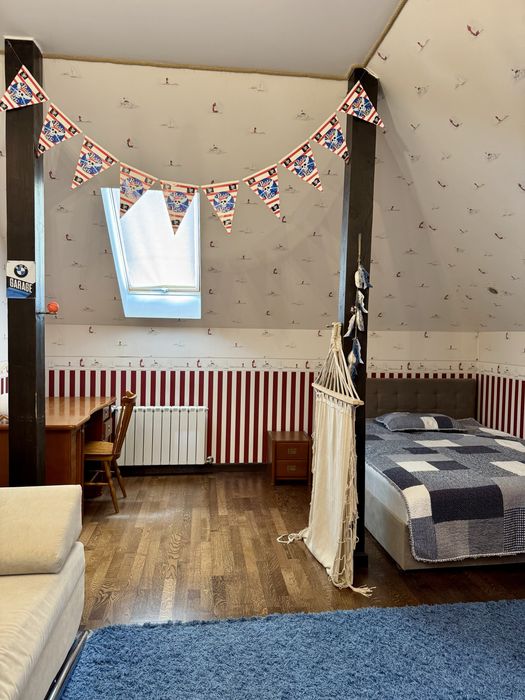 Будинок 300 кв.м. З усіма Комунікаціями в масиві Канадське село!