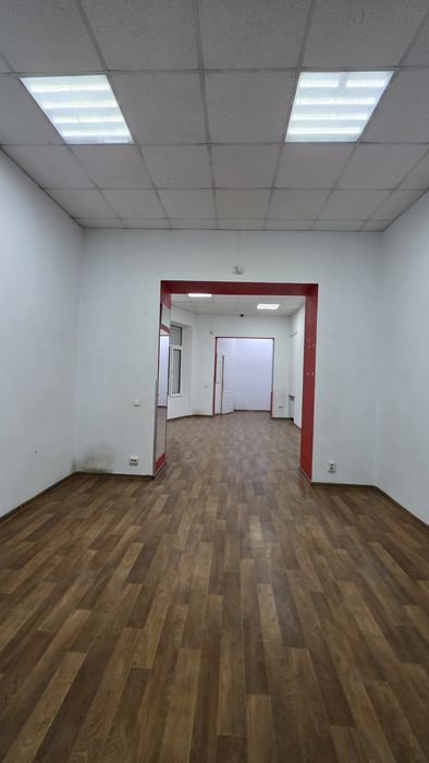 Оренда комерційного приміщення 78м2 біля  ринку у ЦЕНТРІ міста