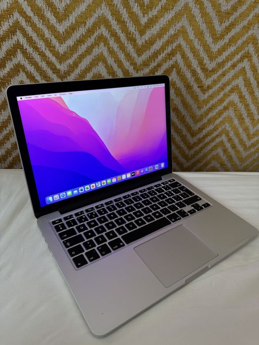 MacBook PRO 2015494648114178969602