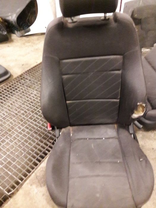 Fotele kubełki kubełkowe tylna kanapa Audi A3 8L Lift FL Komplet