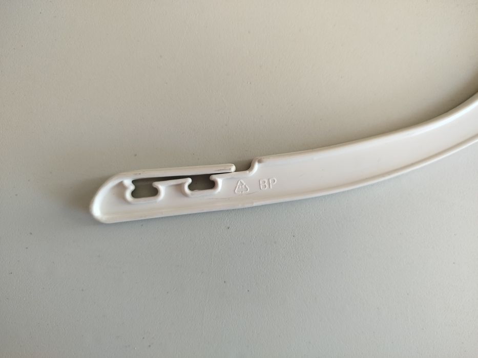 10 cabides/cruzetas - usadas como novas