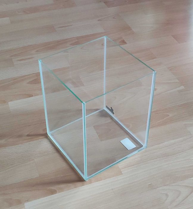 Kostka akwarium / terrarium szklane 10 L – 20x20x25 cm