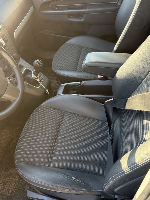 Опел зафіра Б 2007