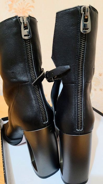 Шкіряні ботільйони.