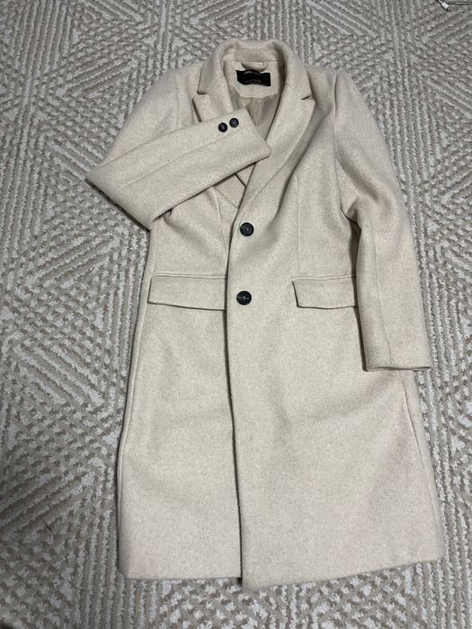 Пальто на весну стильне