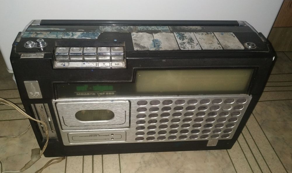 Продам магнитофон иж-303