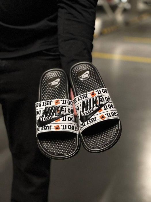 Модні  капці Nike шльопанці Найк на щодень 41-45р