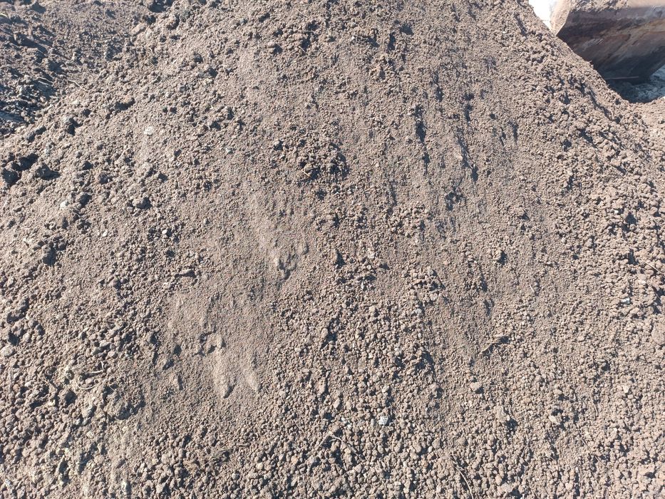 Czarnoziem torf ziemia ogrodowa przesiewana