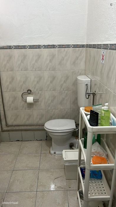 Quarto - localizado em Arroios Lisbon