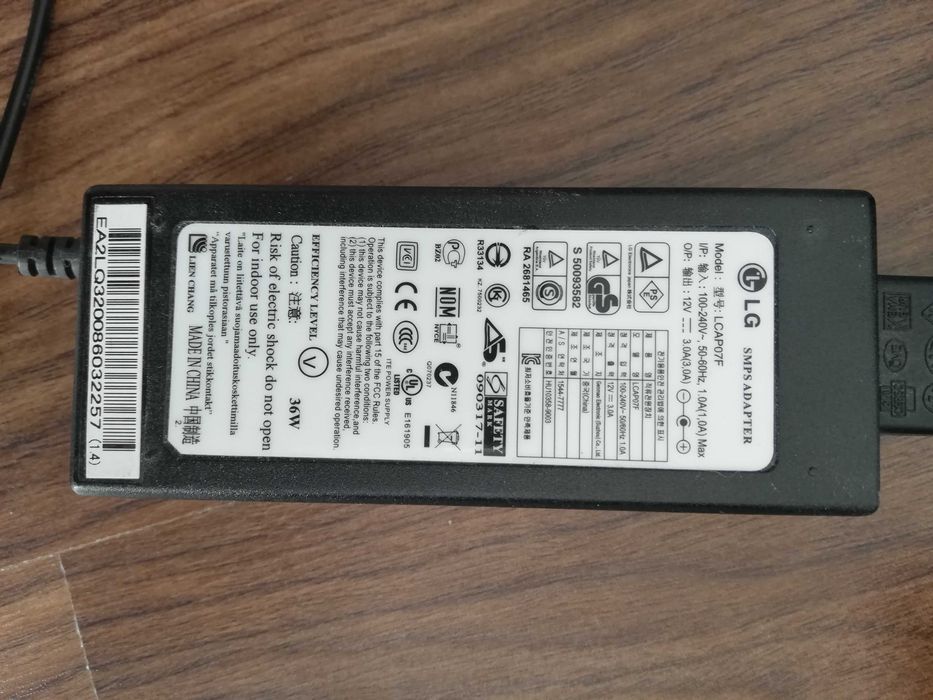 Monitor LG LED HD + Colunas Creative + Webcam Logitech HD720p