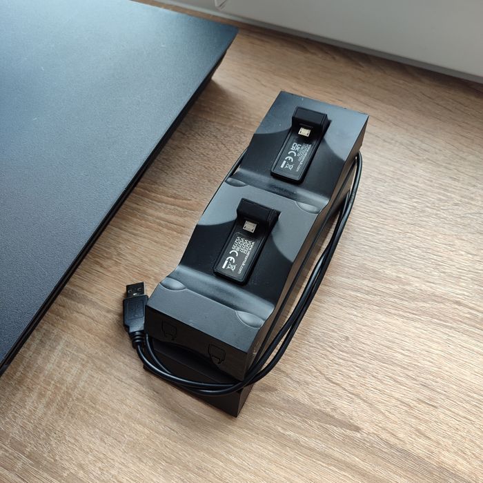 Ps 4 pro 1 ТБ ,2 геймпада Sony playstation ігрова приставка