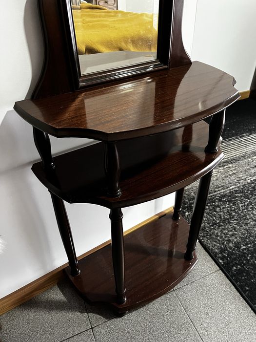 Móvel de corredor com espelho