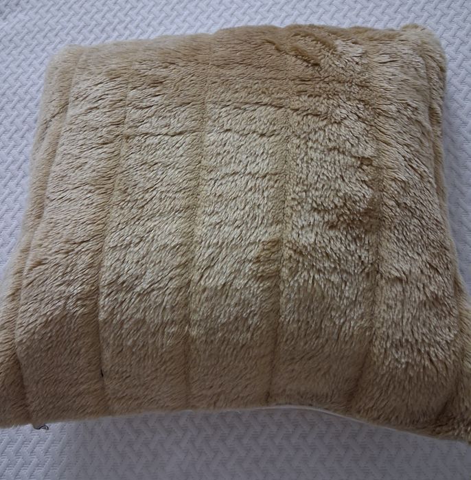 Conjunto de 2 almofadas com enchimento em tecido aveludado