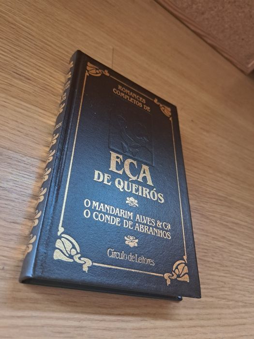 Livro "O Mandarim Alves & CA o Conde de Abranhos" de Eça de Queirós