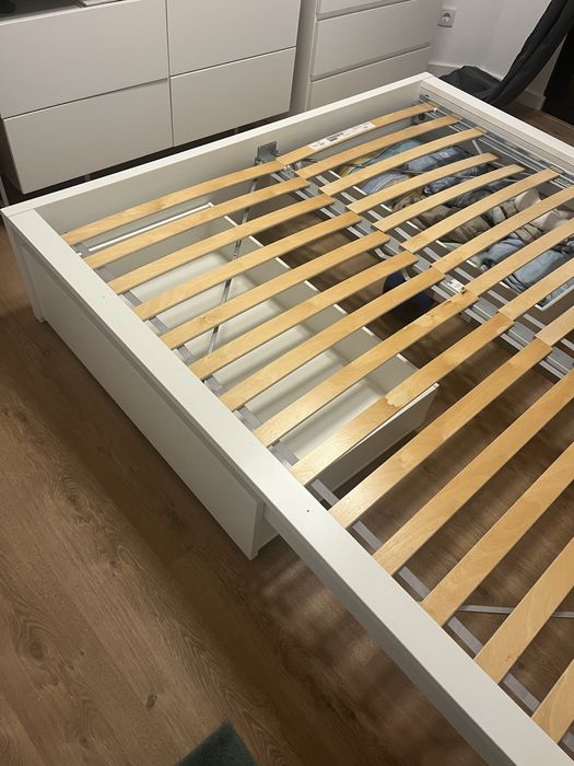 Cama IKEA Malm com Estrados Luroy