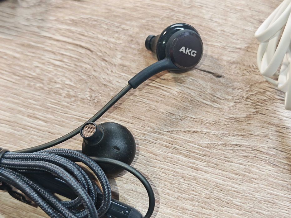 Słuchawki 6 szt. - AKG, Samsung, Sennheiser