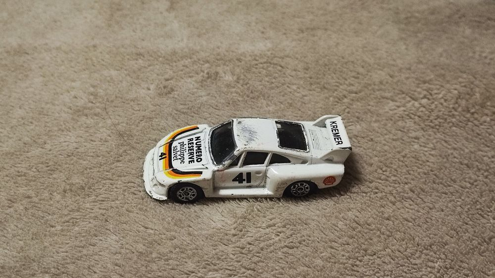 Модель Corgi  Porsche 935 Kremer