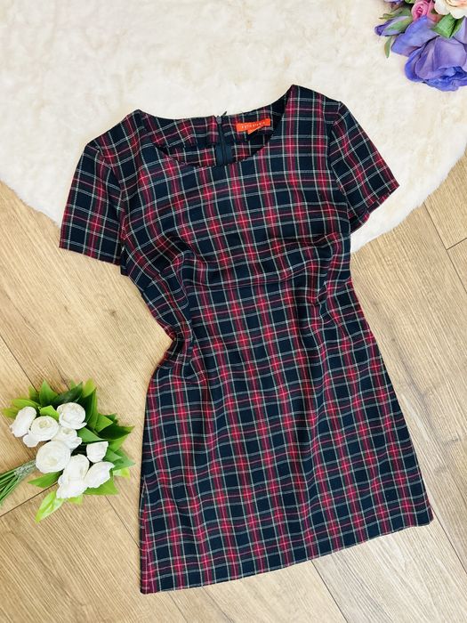 Elegancka sukienka klasyczna w kratkę kratę s 36