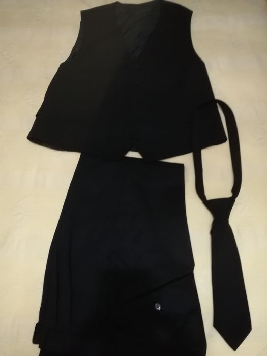 Traje académico pouco uso