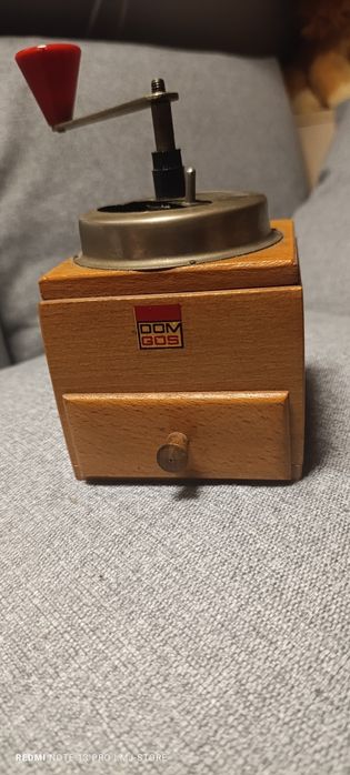 Ręczny młynek do kawy vintage