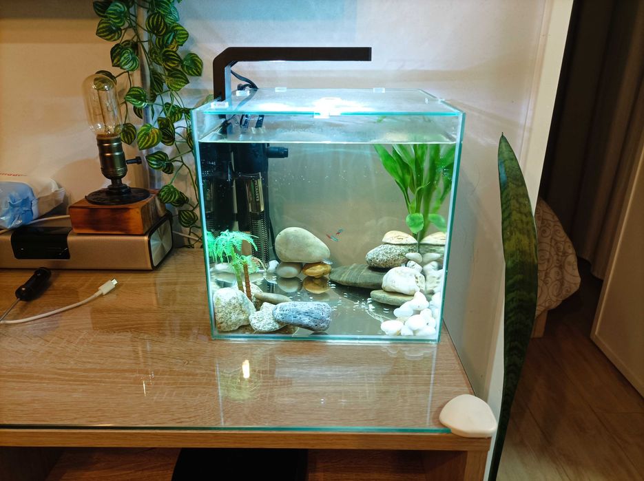 Aquário Completo Aquatlantis kubus 15l com LED, biofiltro e Aquecedor