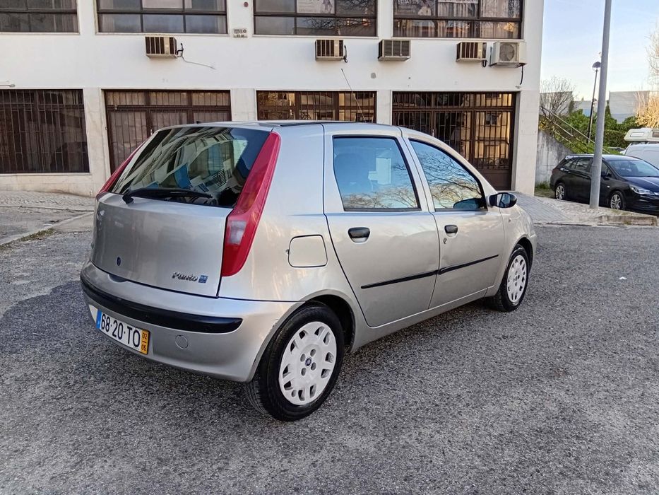 Fiat Punto 1.2 8v único dono