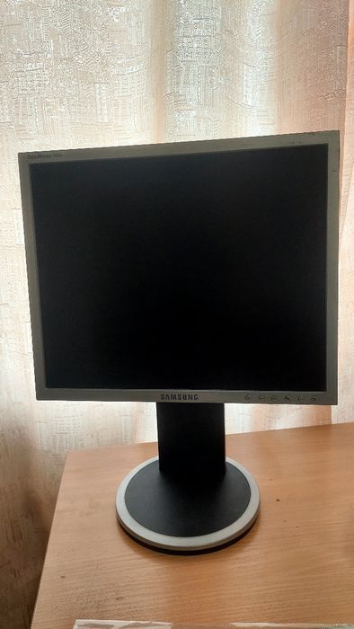 Продам монітор Samsung GH17LS