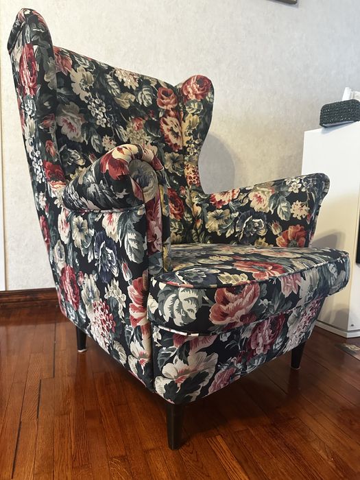 Fotel uszak stan bardzo dobry + podnóżek fotela