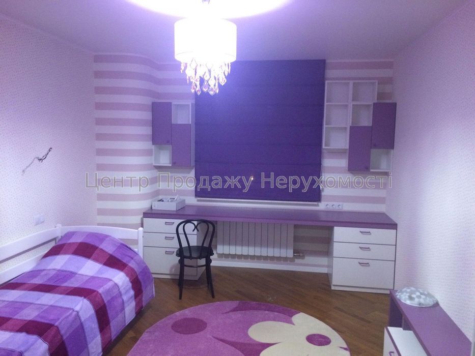 Центр Продажу Нерухомості продає 3 квартиру