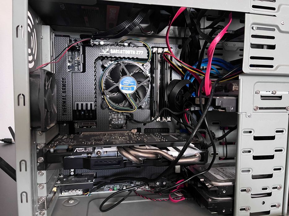 Desktop Computer i7 - 120GB SSD + 1TB HDD / 16GB RAM64752406130562123