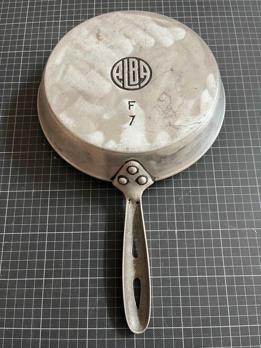 Tacho + frigideira antigos ALBA