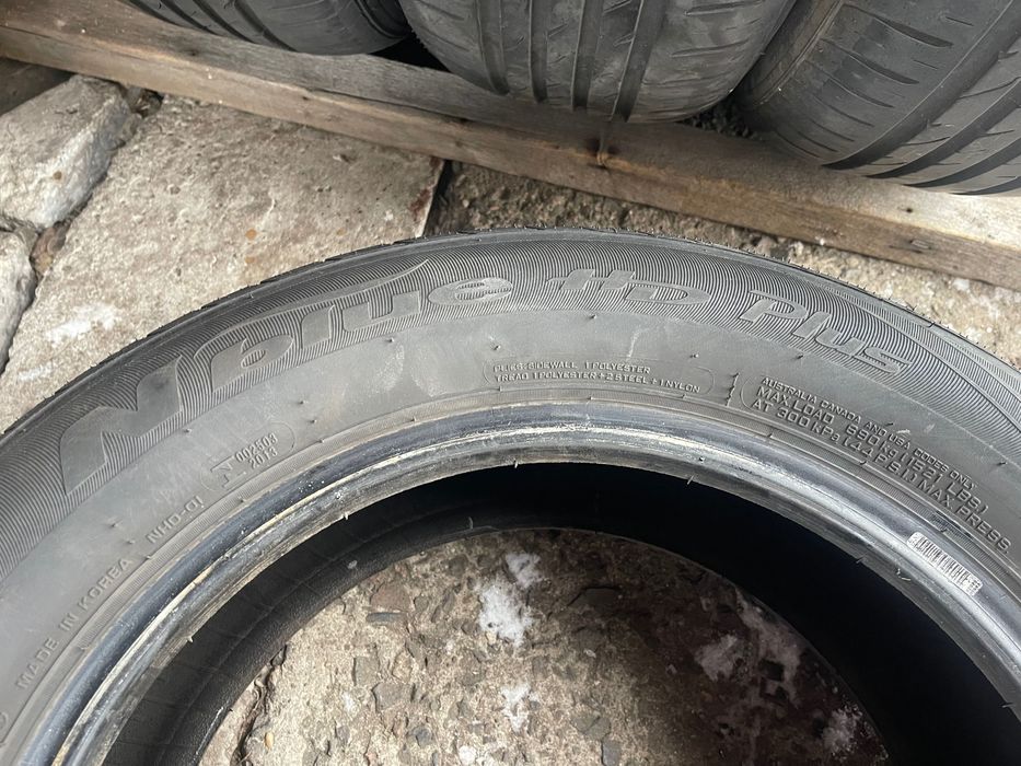 Шини.   215/60/16