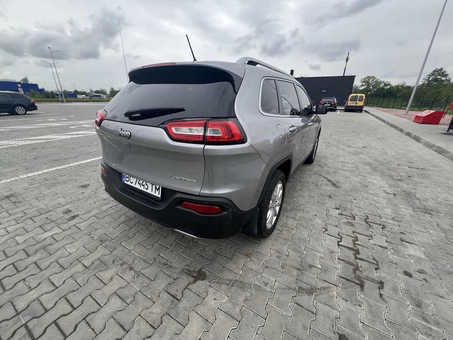 Джип Чероки 2015, 2.4 газ бензин