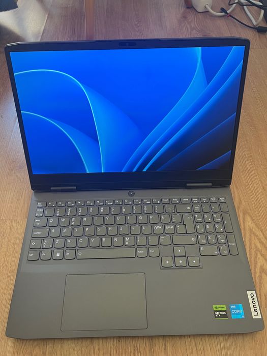 Notebook Gaming Lenovo RTX 4050 + 16GB RAM + Extras (Base Cooler + Mouse Logitech)