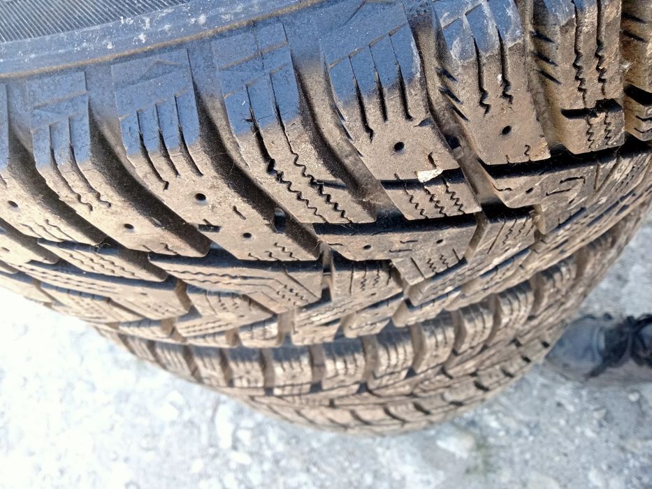 Продам шини з дисками зима hankook,185.60.15